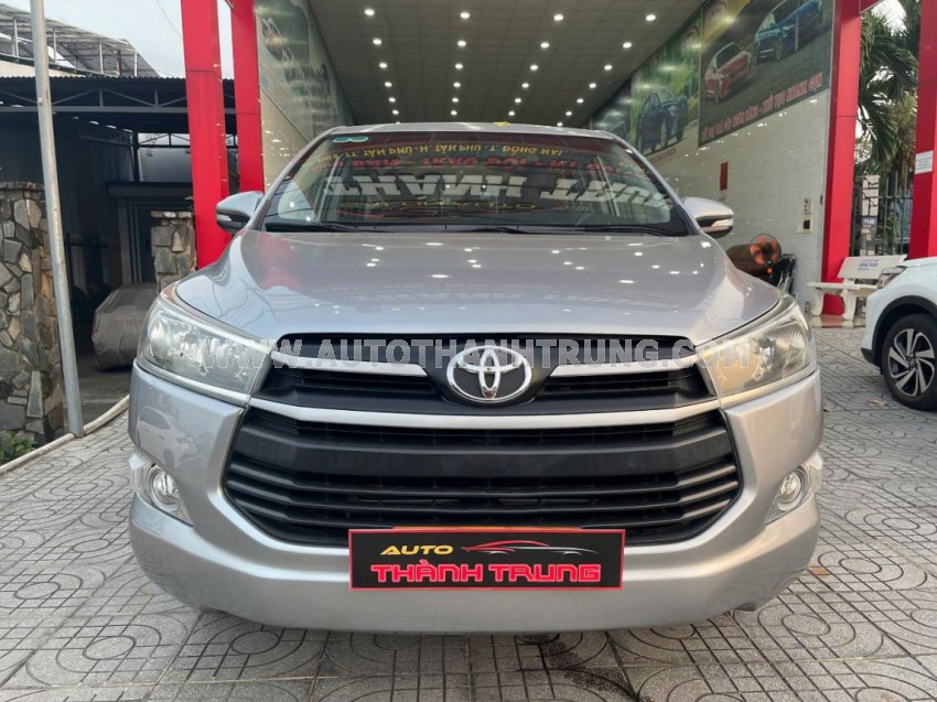 Toyota Innova 2.0E