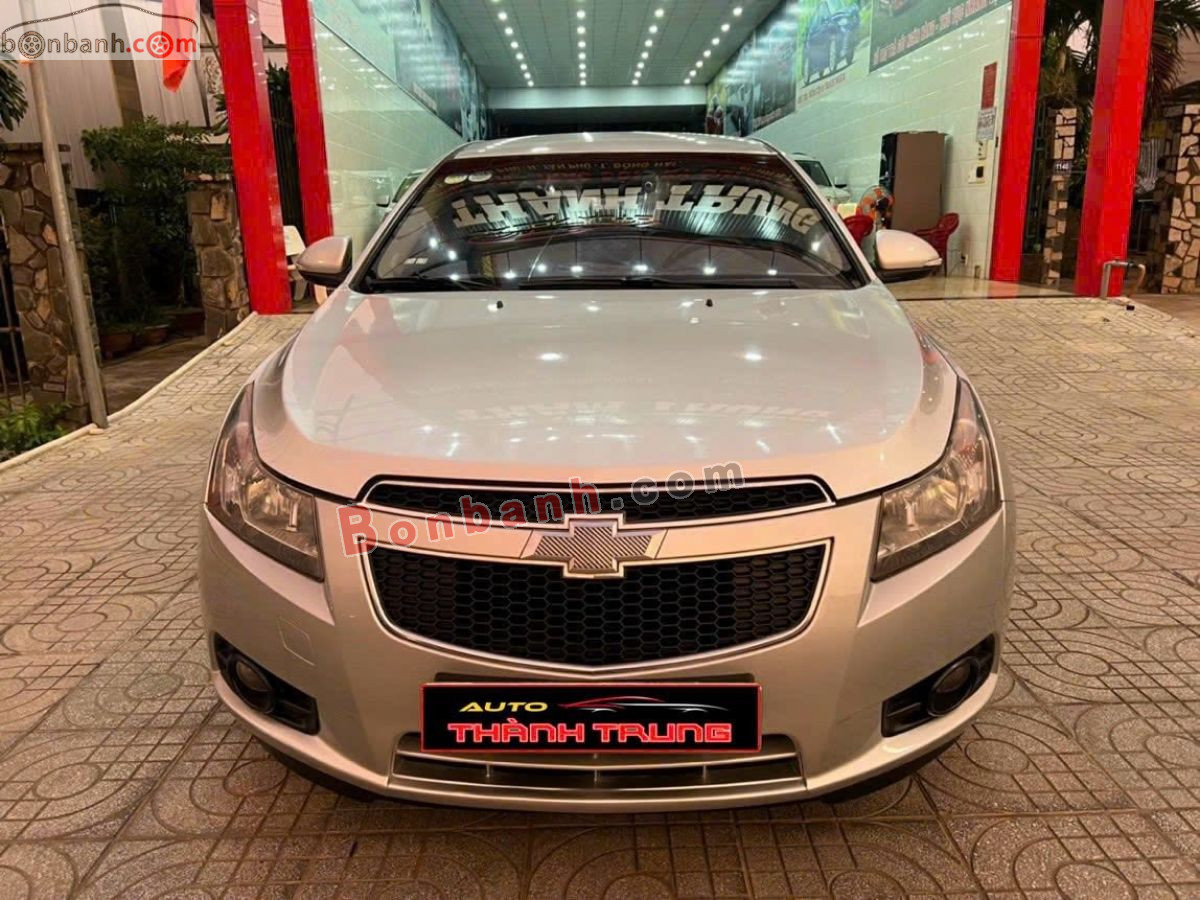 Chevrolet Cruze LS 1.6 MT