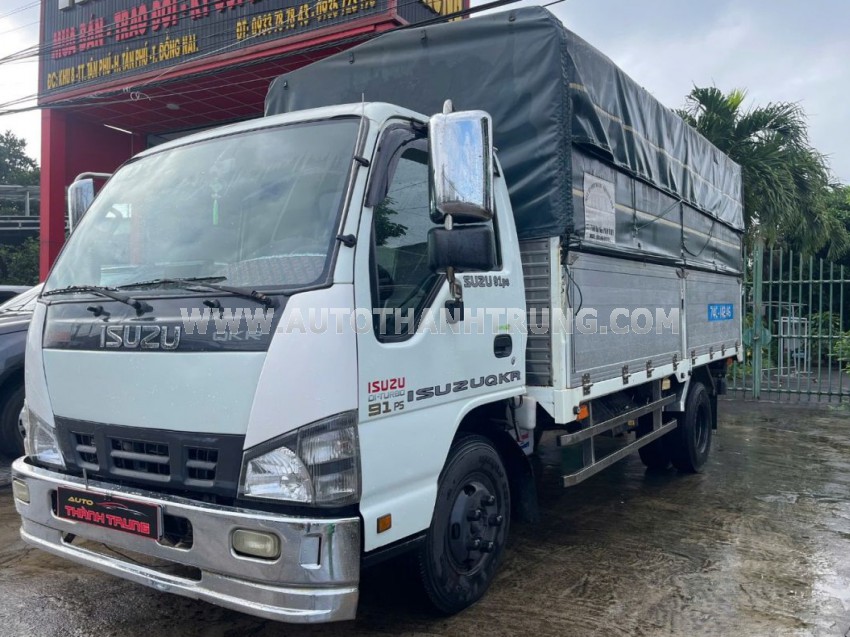 Isuzu QKR 55H thùng mui bạt