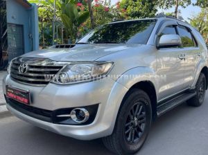 Xe Toyota Fortuner 2.5G 2015