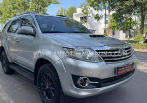 Xe Toyota Fortuner 2.5G 2015