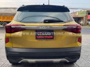 Xe Kia Seltos Deluxe 1.4 AT 2021