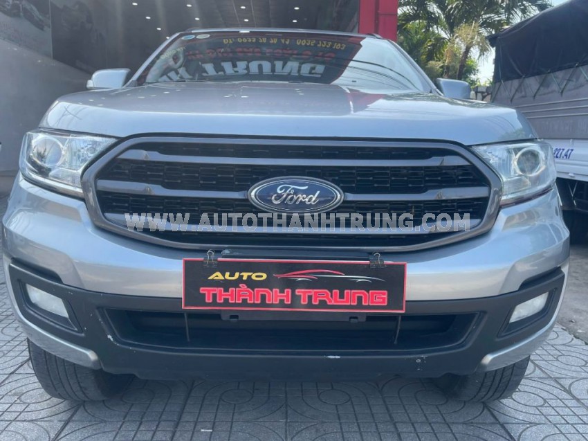 Ford Everest Ambiente 2.0 4x2 MT 2018