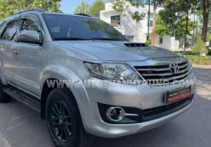 Xe Toyota Fortuner 2.5G 2015